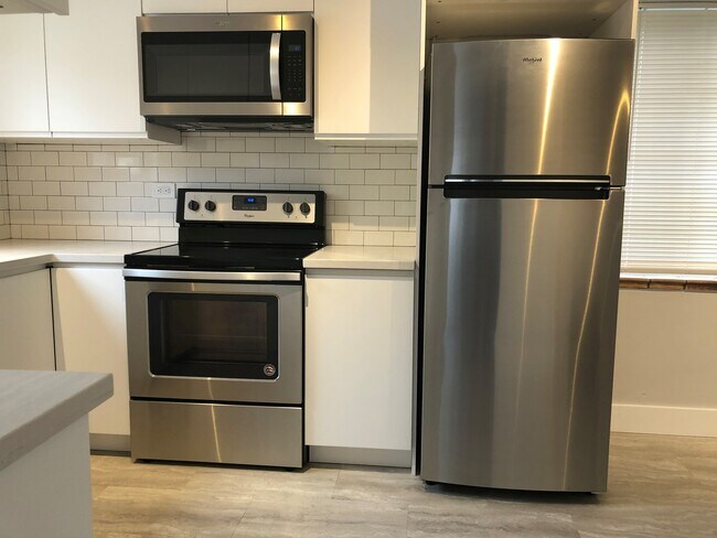 Building Photo - 750 Eudora St