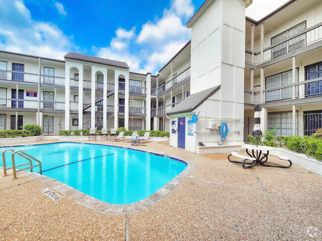 Pool - Star Braeswood Apartments