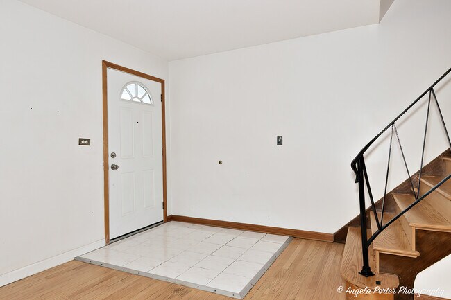 Building Photo - 43 E Judith Ann Dr