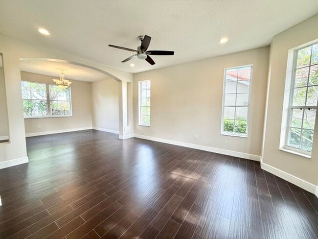 Foto del edificio - 12902 Hyland Cir