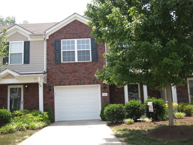 Townhome close to Priest Lake in Donelson - Townhome close to Priest Lake in Donelson
