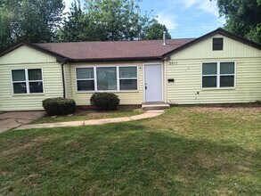 Building Photo - 2917 Shirley Ln