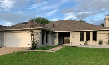 Building Photo - 610 Woodlake Cir