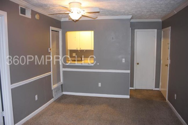 Building Photo - 2805 Northeast Expy