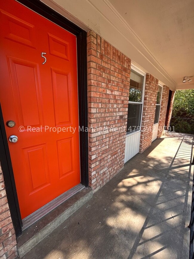 Building Photo - 2301 S V St
