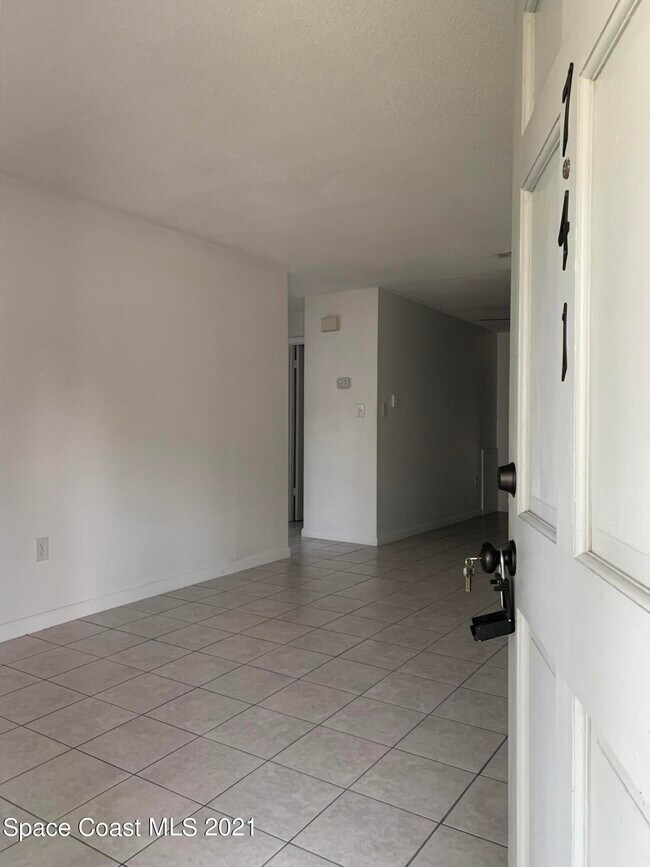 Building Photo - 741 Venus Dr