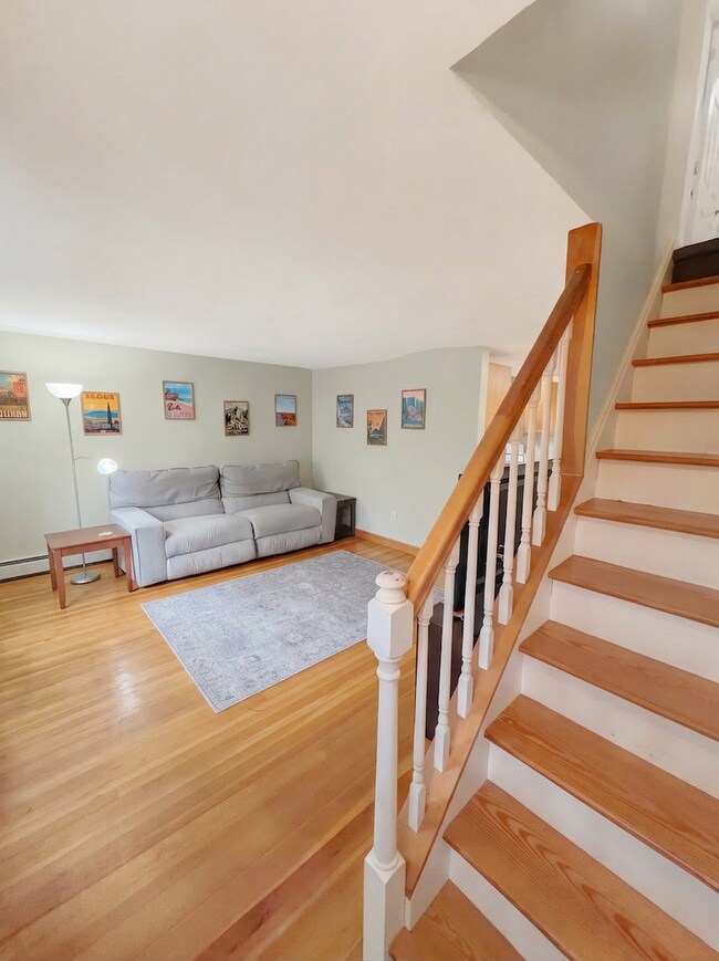 Foto del edificio - Beautiful House Available in Wakefield MA!