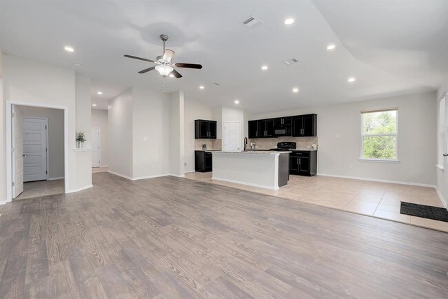 Building Photo - 21604 Pope Dr