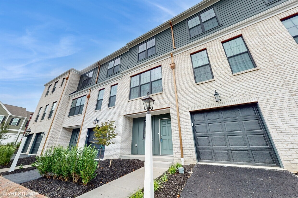 Foto principal - 314 E Lake St