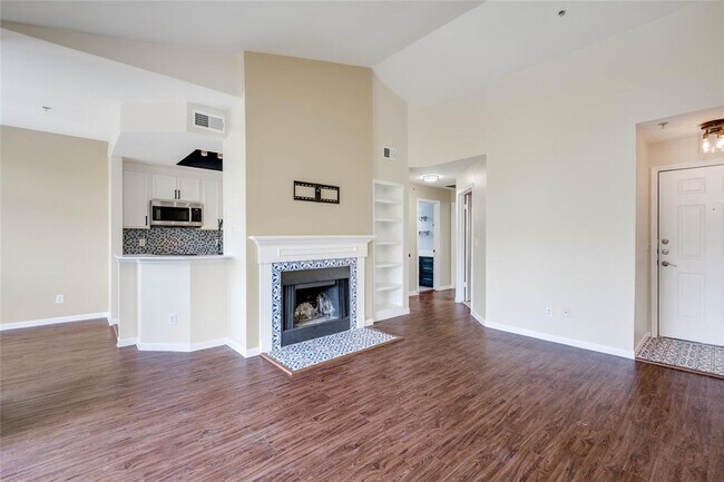 Building Photo - 6000-8 Shepherd Mountain Cove