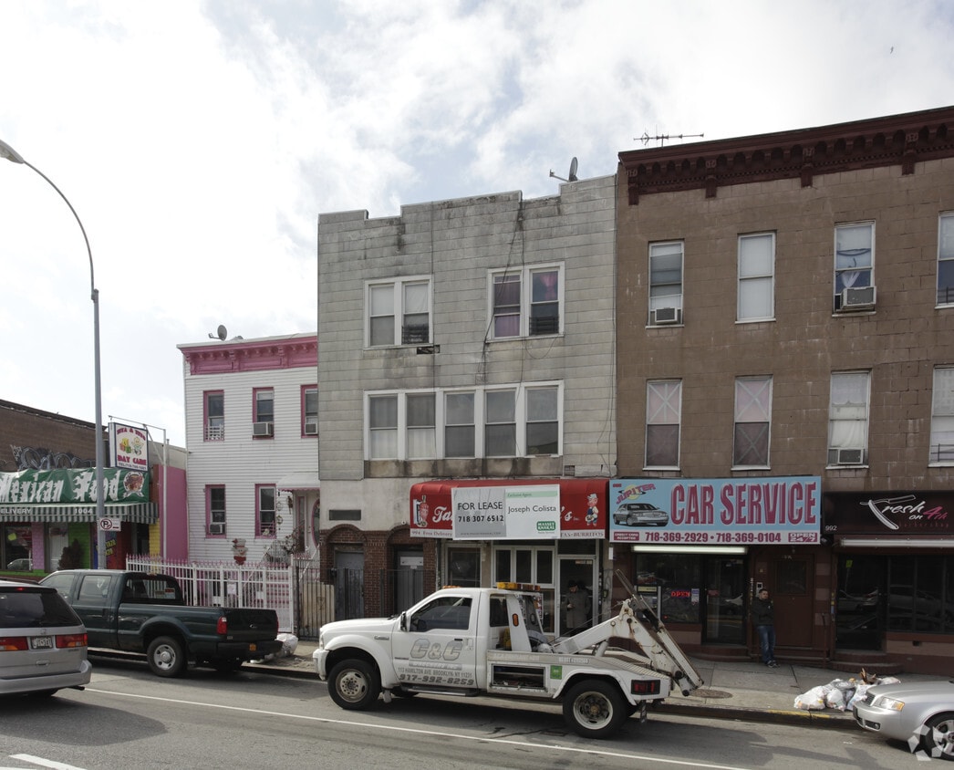 Primary Photo - 994 4th Ave