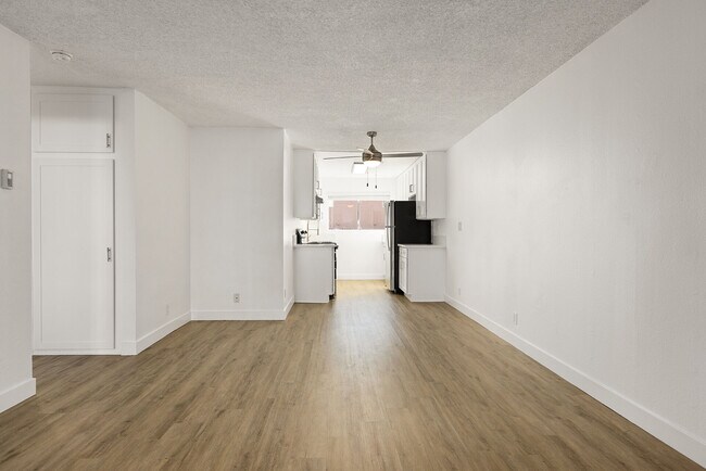 Foto del edificio - Valle at 9121 Kenwood