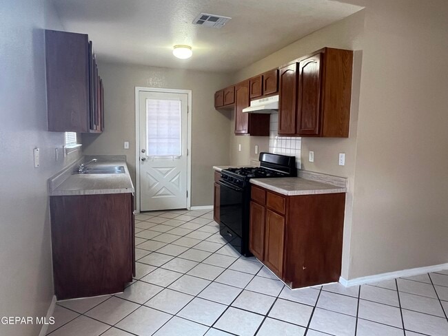 Building Photo - 12345 Tierra Plata Dr