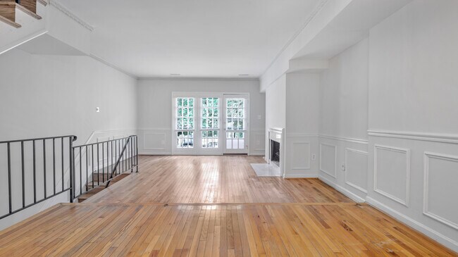 Building Photo - 4513 MacArthur Blvd NW