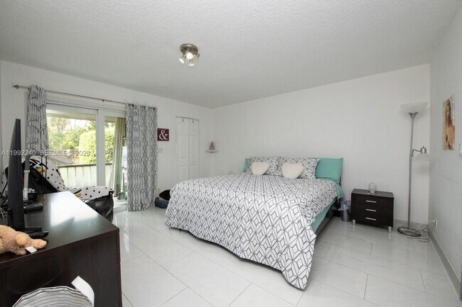 Foto del edificio - 6200 NW 44th St