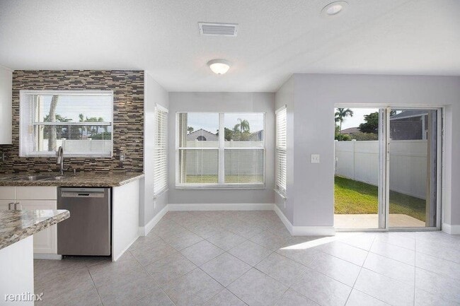 Foto del edificio - 4 br, 3.5 bath House - 491 SW 182nd Way