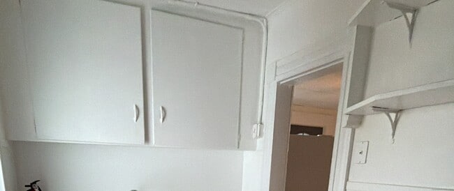 Building Photo - 184 Hoffman St