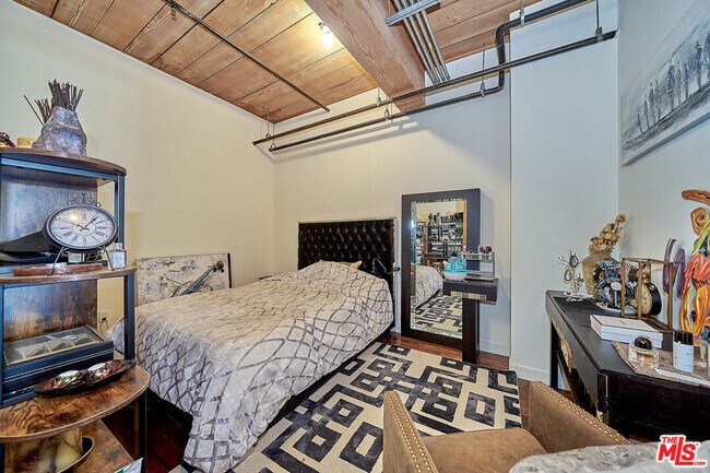 Foto del edificio - 530 S Hewitt St