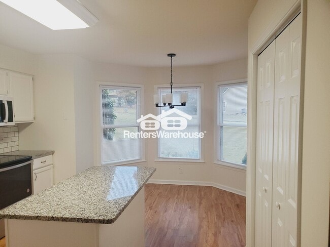 Building Photo - 141 Red Oak Ln