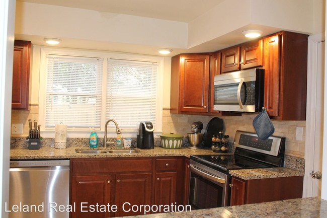 Foto del edificio - 3761 Kings Point Rd
