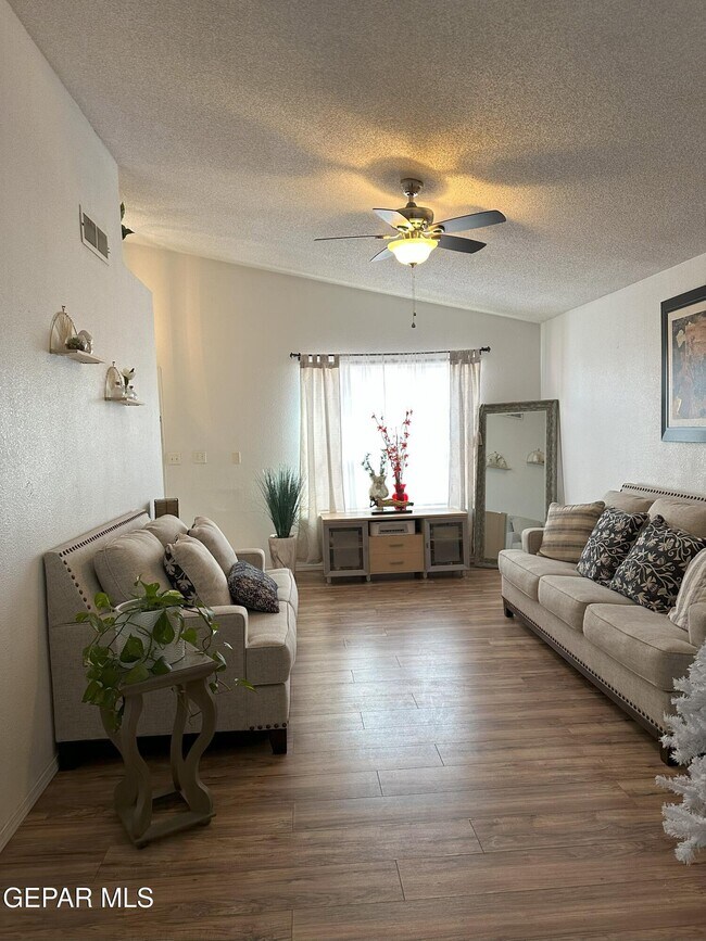 Building Photo - 12621 Tierra India Way