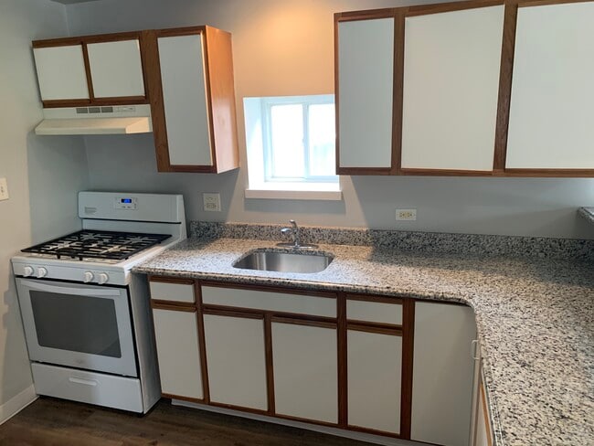 kitchen - 1743 Portland Ave