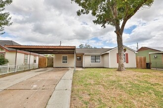 Building Photo - 718 Champs St