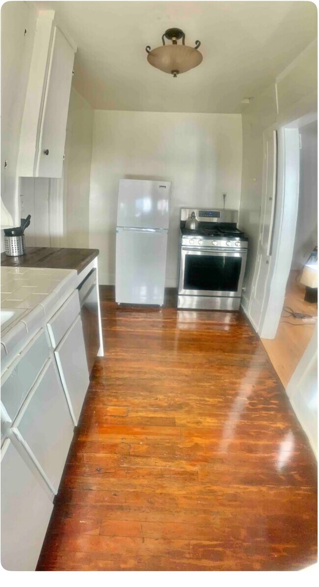 Foto del edificio - 7710 Romaine St