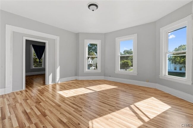 Building Photo - 319 Merriman Ave