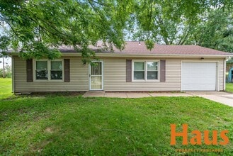Building Photo - 2834 SE Glenside Ct