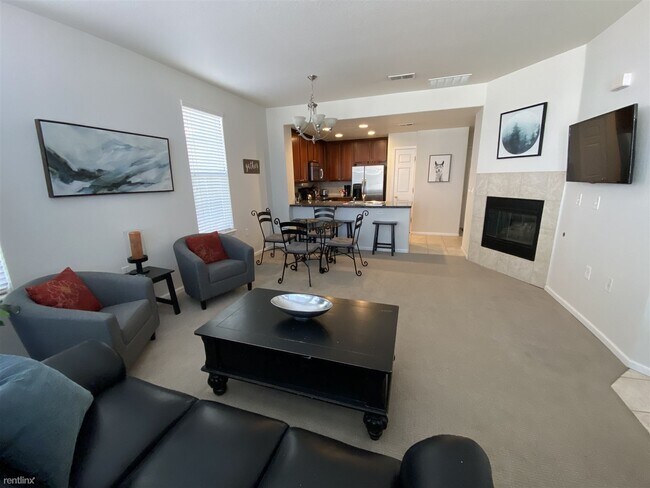 Foto del edificio - 2 br, 2.5 bath Townhome - 16179 East Gedde...