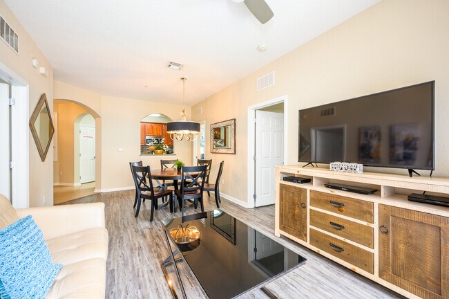 Living room and dining room - 4024 Breakview Dr