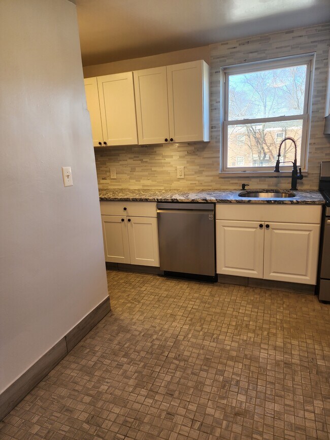 9 Spruce Ave Unit B, Westville, NJ 08093 Apartments in Westville, NJ