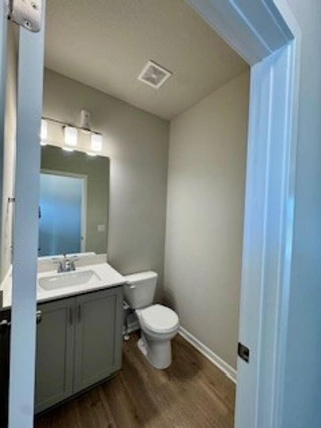 Building Photo - Charming 3 Bedroom Home in Urbandale