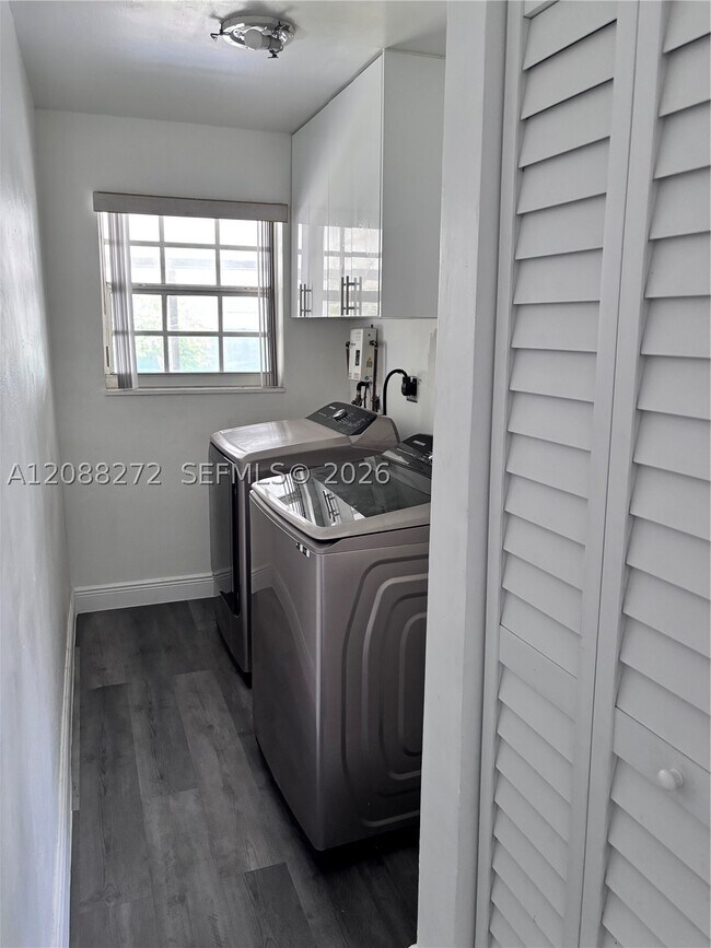 Foto del edificio - 2906 NW 13th St