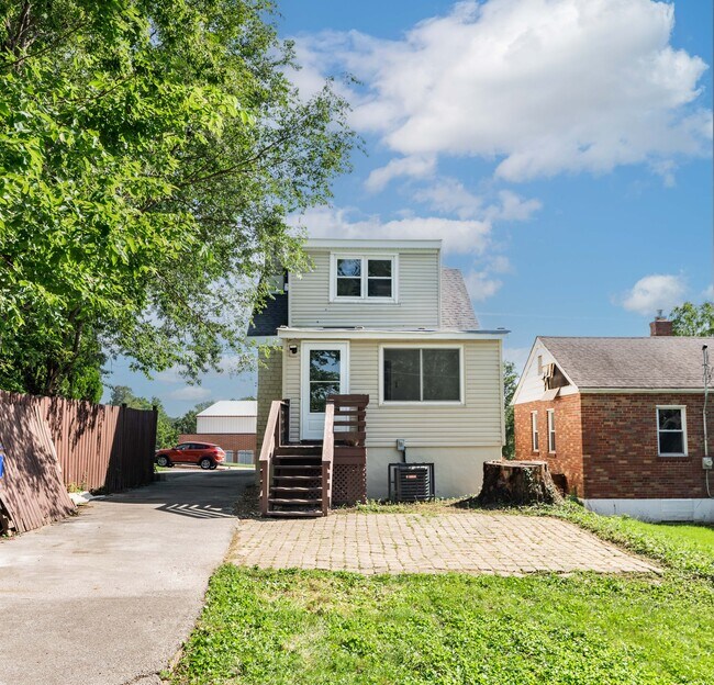 Building Photo - 7071 Arcadia Ave