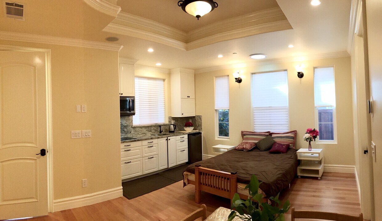 Bedroom Suite - 1254 Glenmoor Way