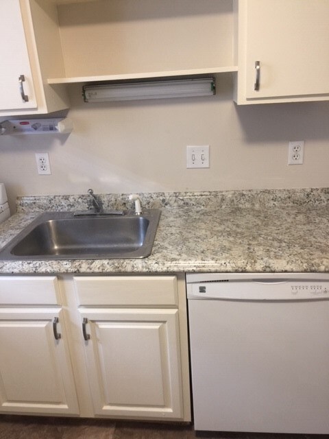 Dishwasher - 31 Boltwood Walk