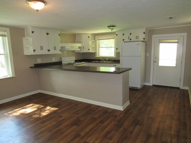 Building Photo - 8410 Co Rd 636