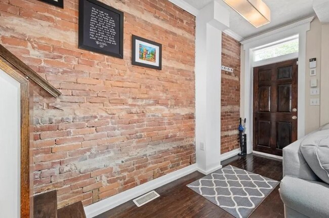 Foto del edificio - *Beautifully Updated & Spacious 3BD/2.5BA ...