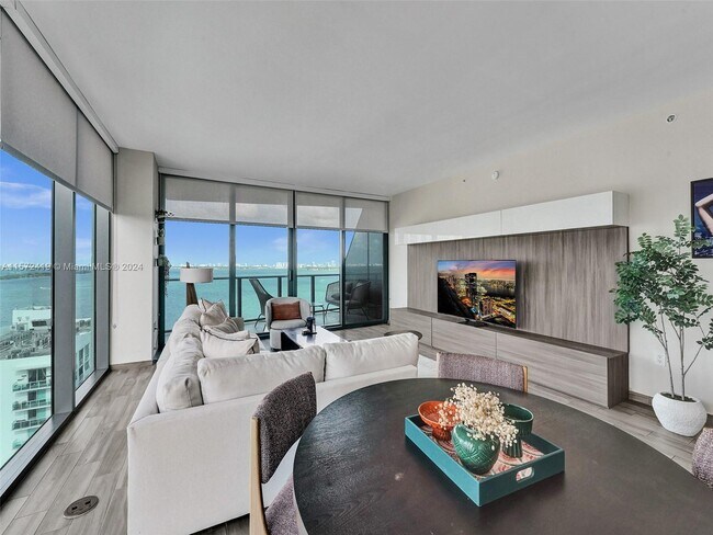 Foto del edificio - 460 NE 28th St