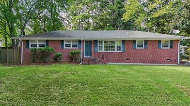 Building Photo - 107 Pinecrest Cir