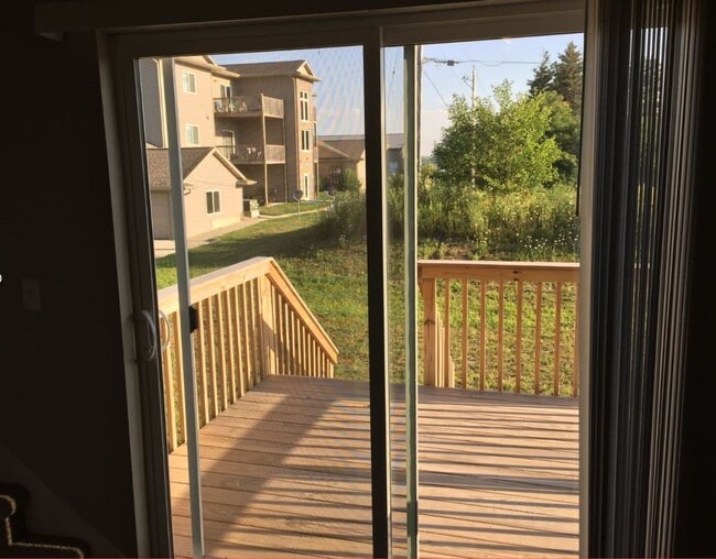 Foto del edificio - Spacious 3 bedroom, 3.5 bathroom Condo For Rent!