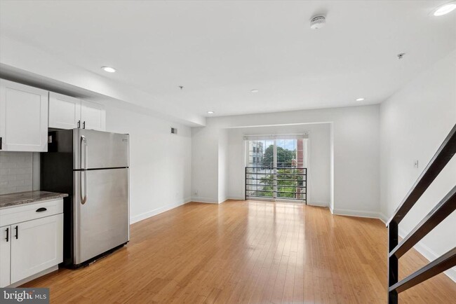 Building Photo - 1707 Carpenter St