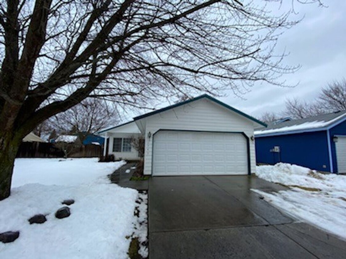Primary Photo - SINGLE FAMILY HOME ON MARIGOLD (APP#120)