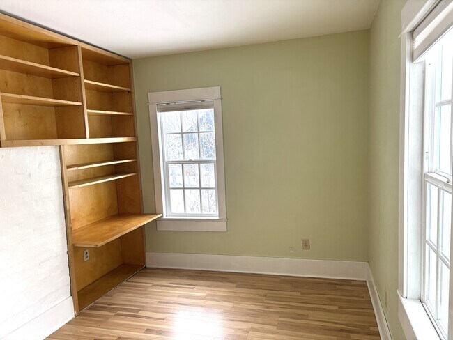 Foto del edificio - 616 E 8th St