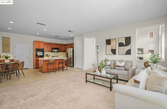 Foto del edificio - 2451 Aberdeen Ln