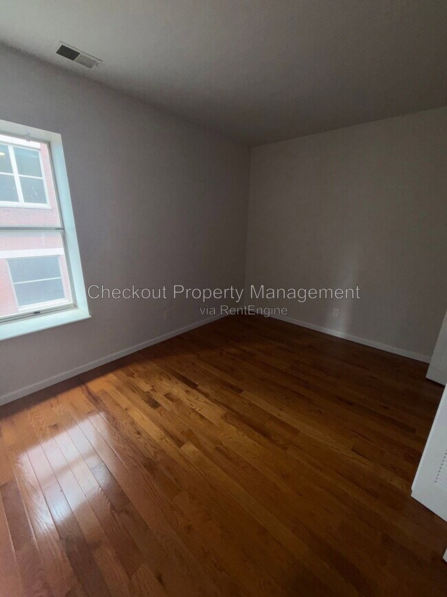 Foto del edificio - 5535 Pershing Ave