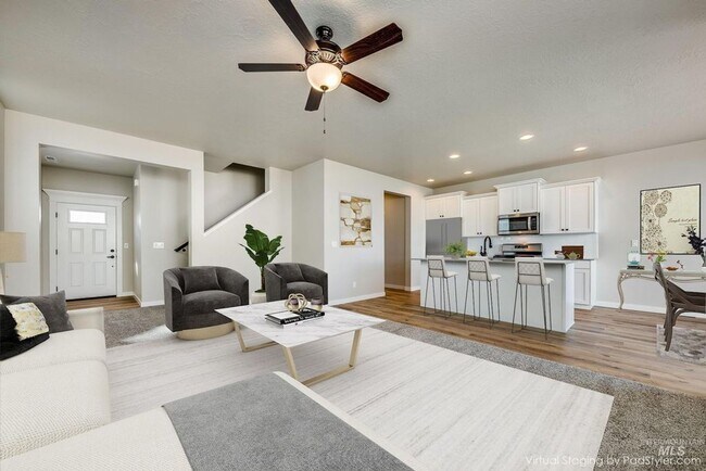 Foto del edificio - 4 bedroom, 2.5 Bath is a Must See! 1962 SqFt, Beautiful Parks, No Landscaping, and More!