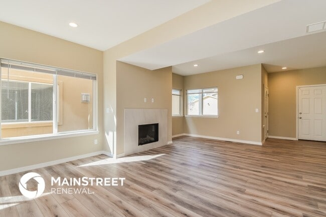 Building Photo - 4441 Light View